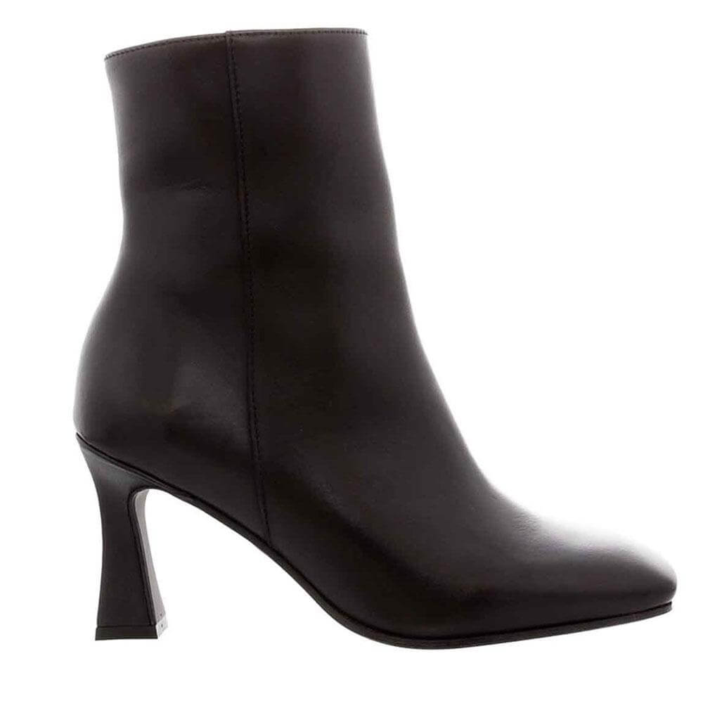 Carl Scarpa Ace Black Leather Heel Boots