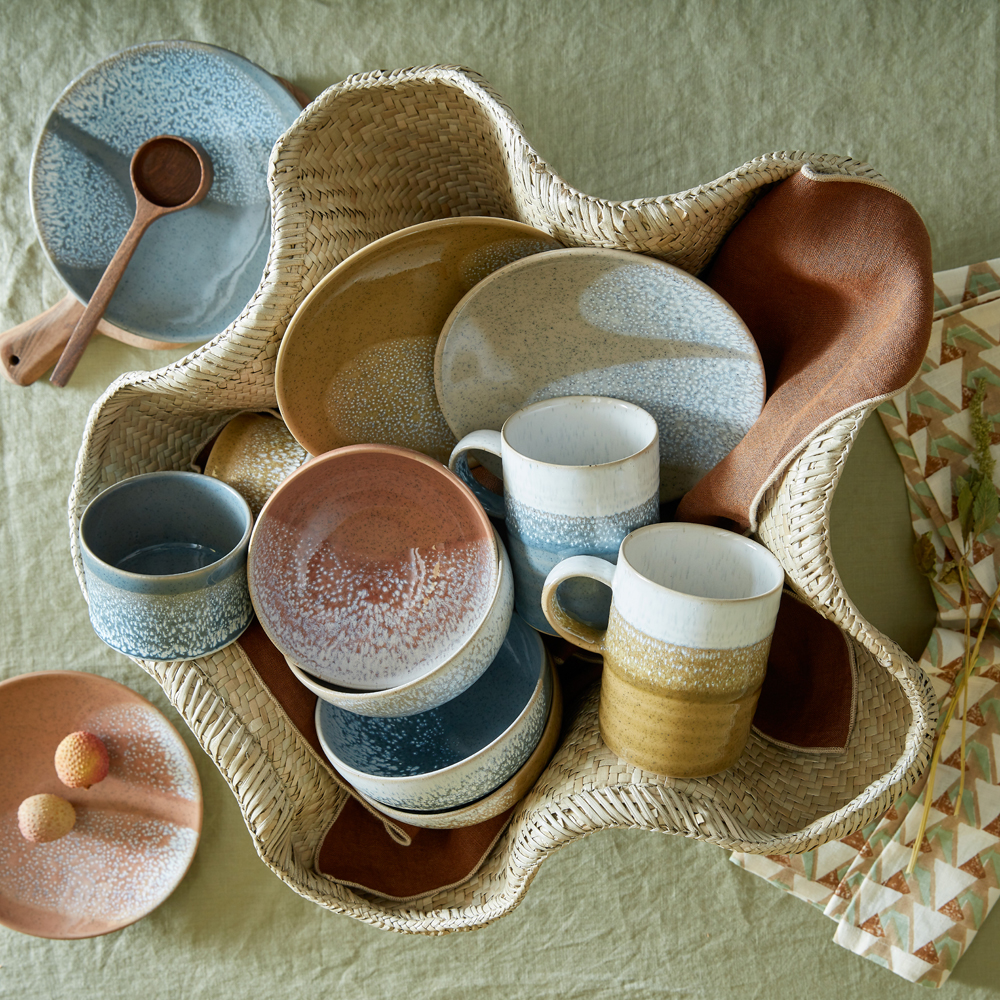 https://cdn.jarrolds.co.uk/products-temp/denby/aw23/denby-small-plate-ochre-kiln-accents3.jpg