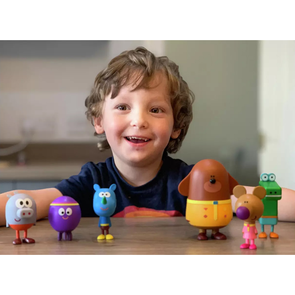 hey duggee figurine set