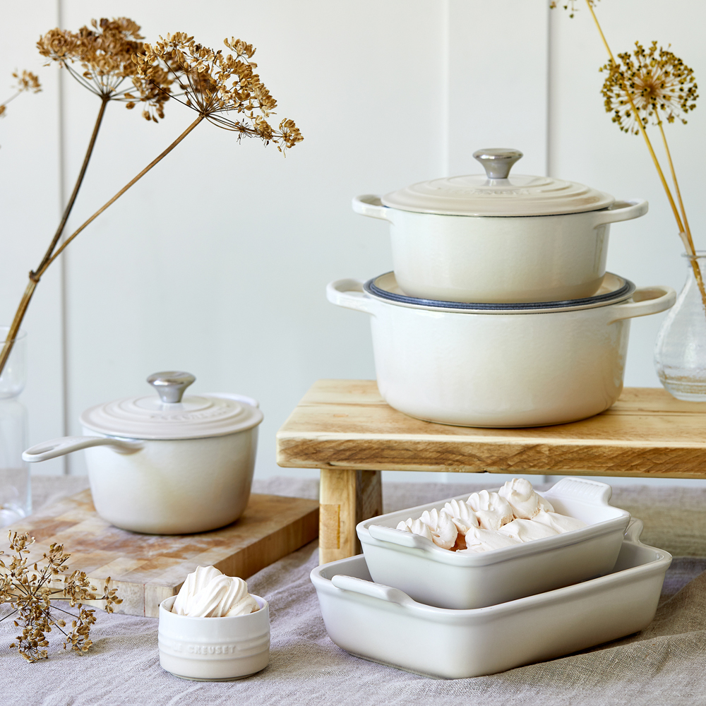 Le Creuset Signature Meringue Cast Iron Round Casserole 28cm
