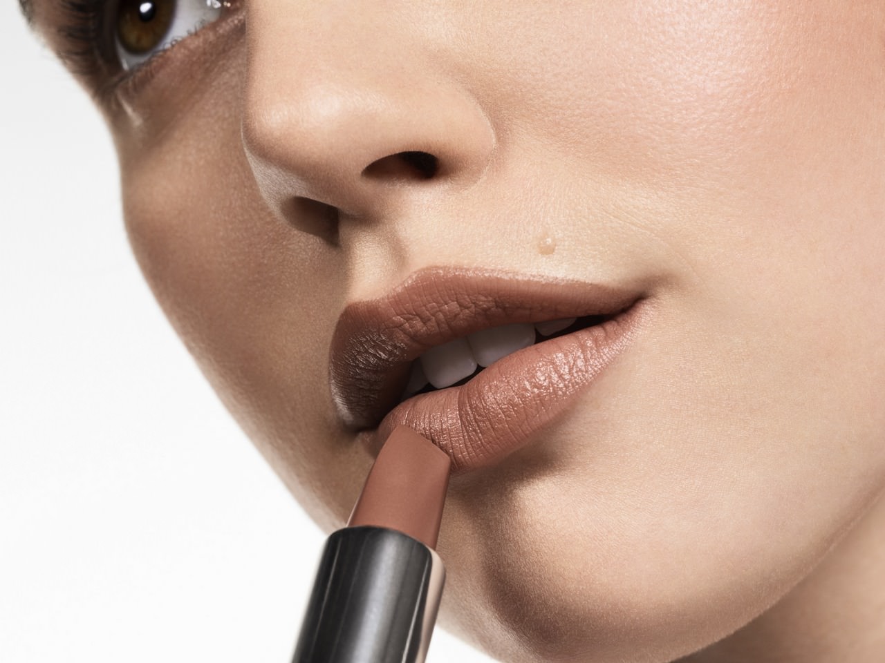 Clinique Dramatically Different Lipstick Shaping Lip Colour